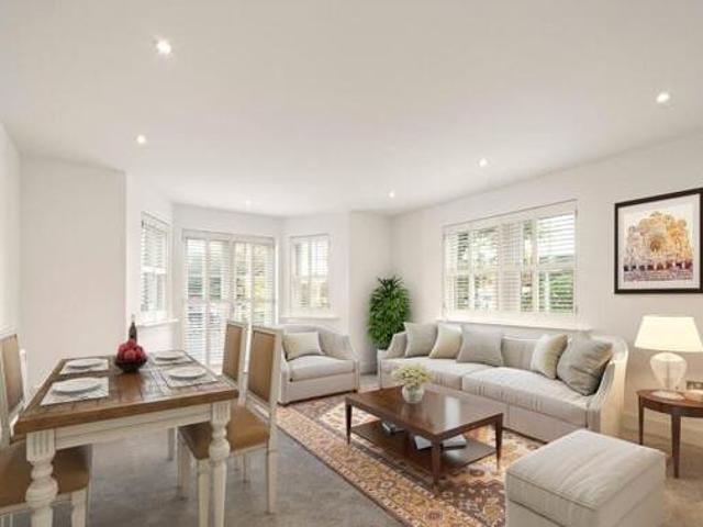 House for rent in Lower Green Esher, Blackhills