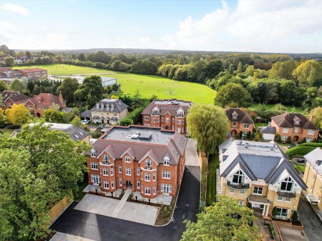 Apartment for rent in Lower Green Esher, Blackhills