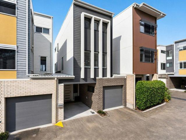 Townhouse for sale in Toombul, Queensland