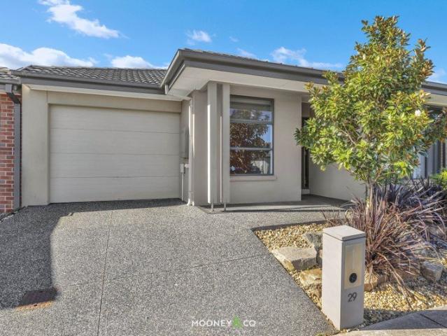 House for sale in Edgebrook, Melbourne