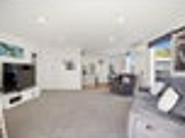 House for sale in Chaslands, Canterbury