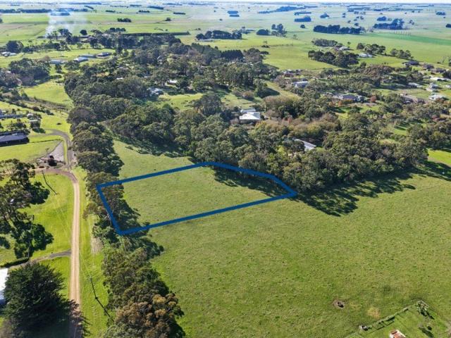 Land for sale in Kirkstall, Victoria