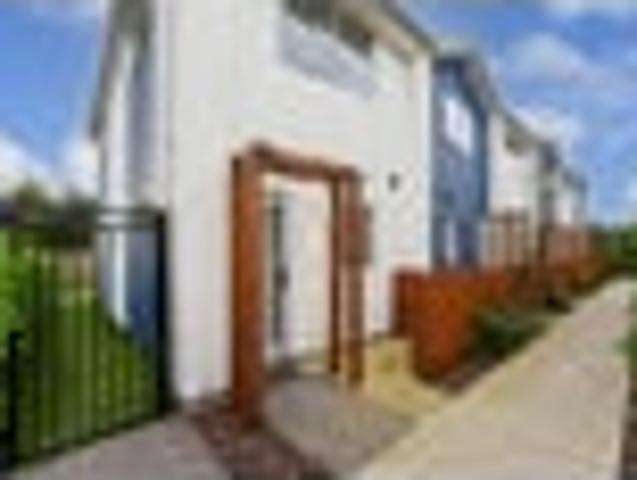 Townhouse for sale in Heathcote, Canterbury