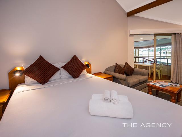 Apartment for sale in Broadwater, Western Australia