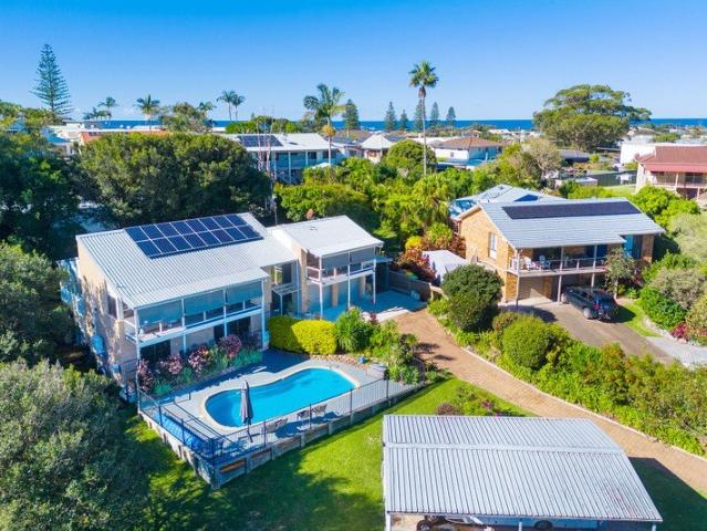 House for sale in Lake Cathie, New South Wales