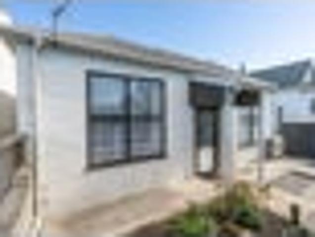 House for sale in Otakou