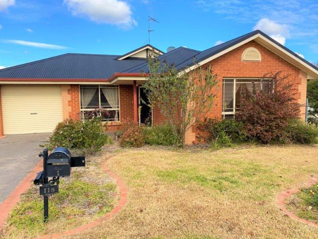 Villa for rent in Orange, New South Wales