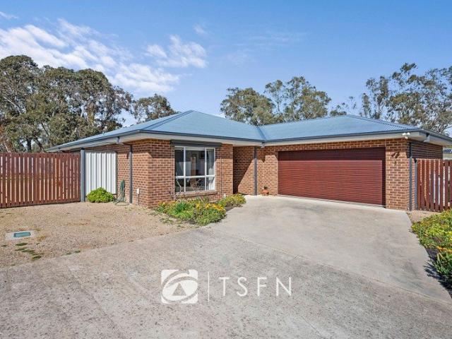 Townhouse for sale in Heathcote, Victoria