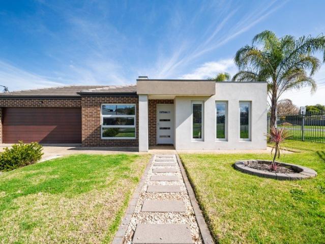 Townhouse for sale in Corowa, New South Wales