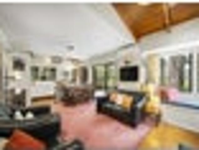 House for sale in Oratia