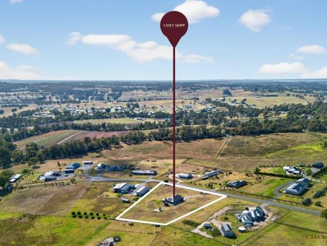House for sale in Mount Taylor, Victoria