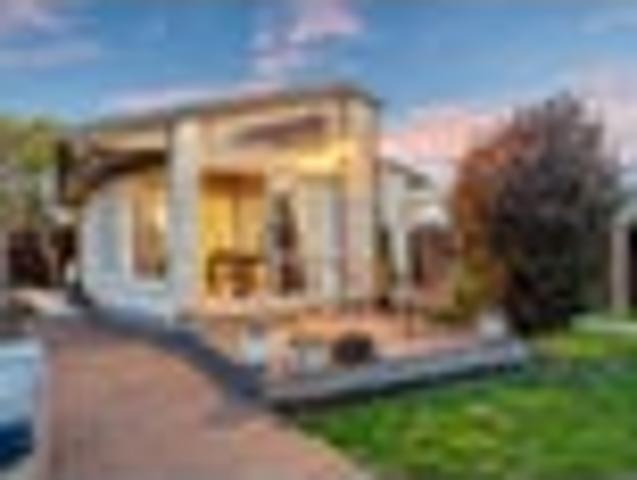 House for sale in Chaslands, Canterbury