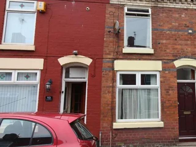House for rent in Calderstones