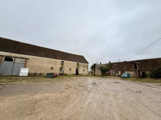 Ferme vente à Cloyes-les-Trois-Rivières, Eure-et-Loir