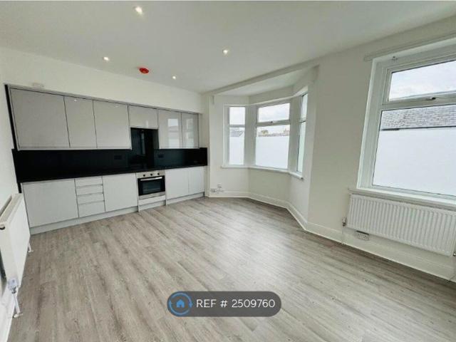 Apartment for rent in Gibbonsdown, Barry