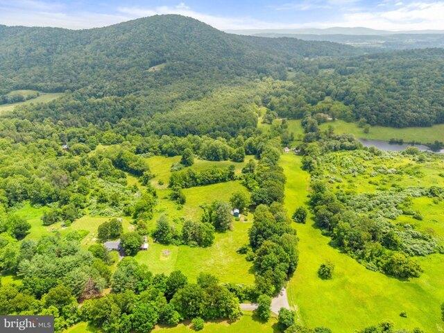 House for sale in Delaplane House for sale in Delaplane