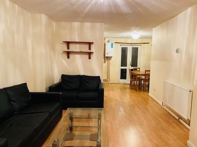 House for rent in London Borough of Hounslow, Spring Grove