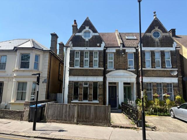 Apartment for rent in London Borough of Croydon, Greater London