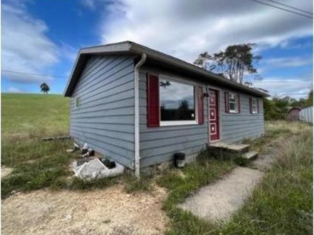 House for sale in Summersville
