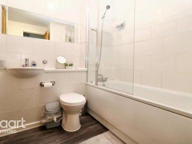 Apartment for rent in Worcester Park Estate, Monks Orchard