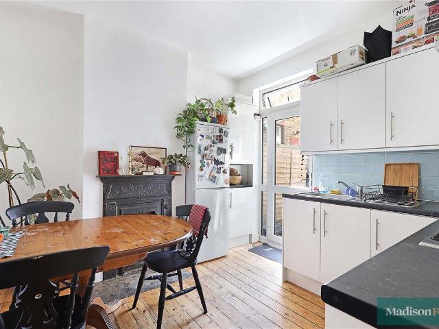 Apartment for rent in Leyton, Greater London