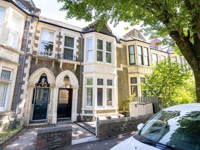 Apartment for rent in Plasnewydd, Falcon Lodge