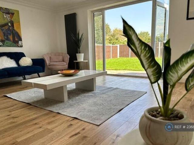 House for sale in London Borough of Hounslow, Feltham