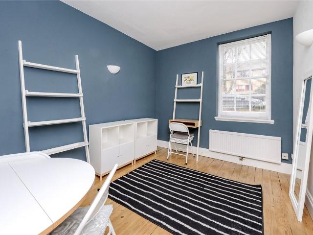 House for rent in North Kensington, Greater London