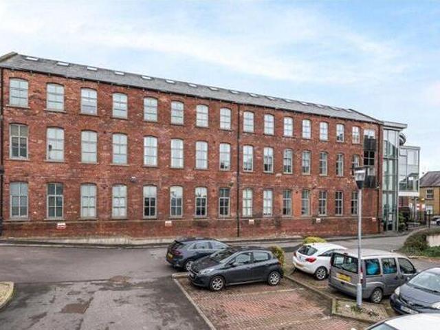 House for sale in Farsley, Leeds