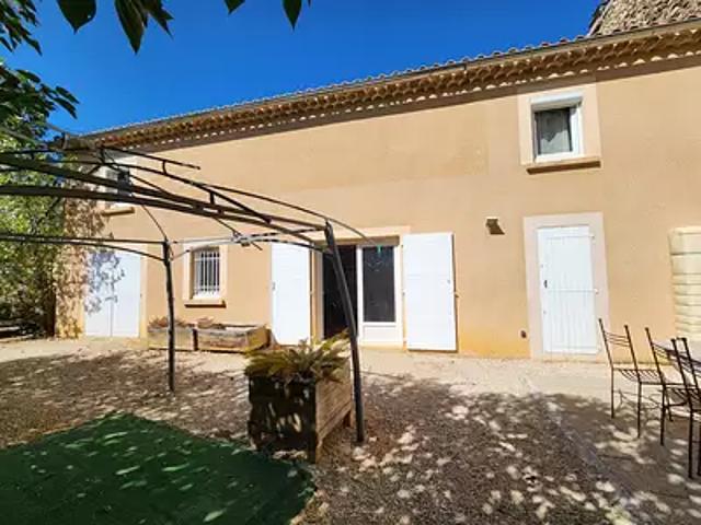 Maison vente à Les Pièces, Mornas