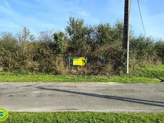 Terrain vente à Saint-Amand-Montrond, Mornay-sur-allier