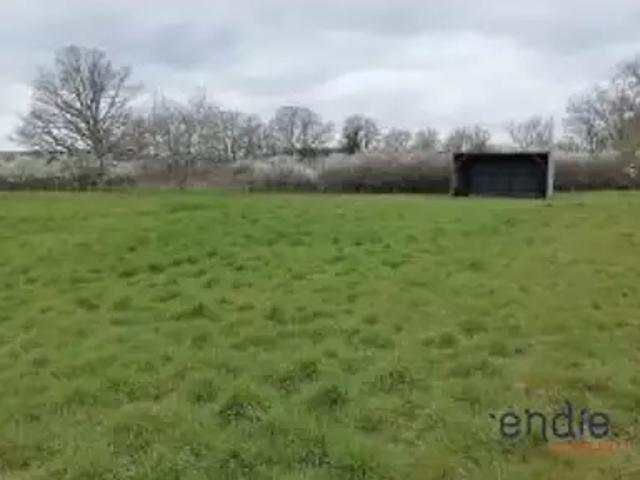 Terrain vente à Saint-Amand-Montrond, Mornay-sur-allier