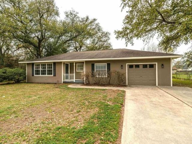 House for sale in Bridge City, Texas