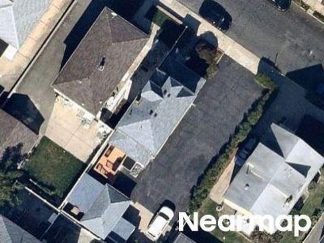 House for sale in Fairview