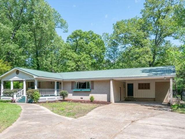 House for sale in Starkville