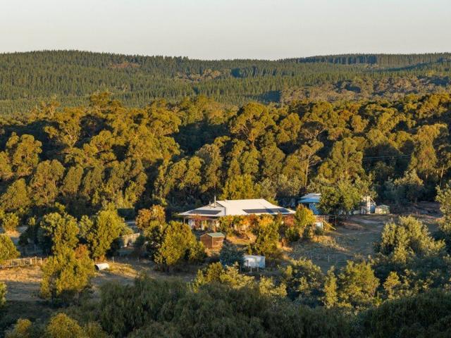 Cottage for sale in Blampied, Victoria
