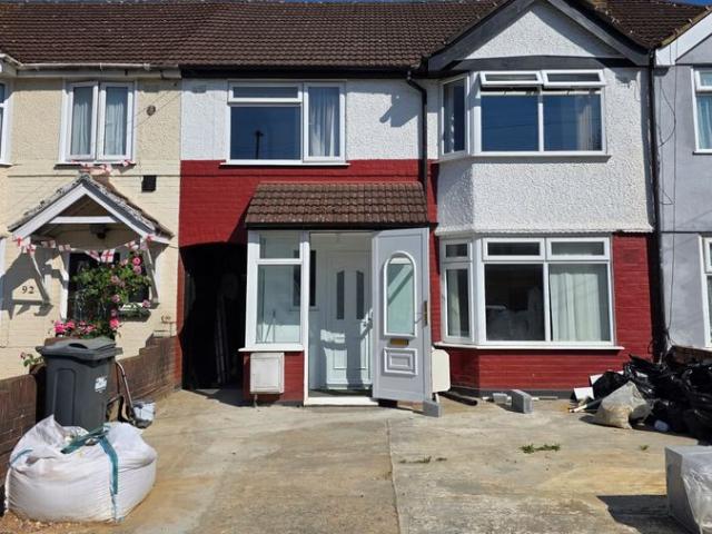 House for rent in London Borough of Hounslow, Greater London