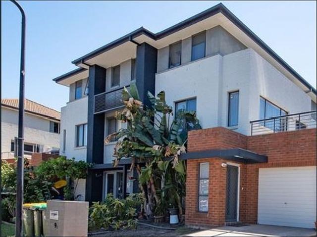 Townhouse for rent in Mornington, Sydney