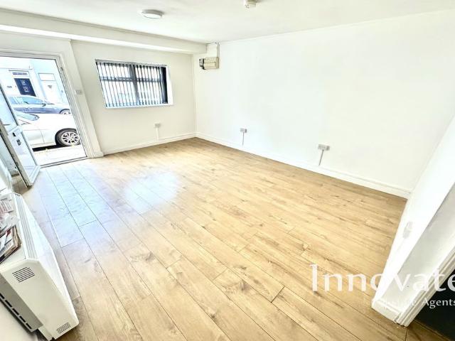 Apartment for rent in Spinney Hills, Old Wharf