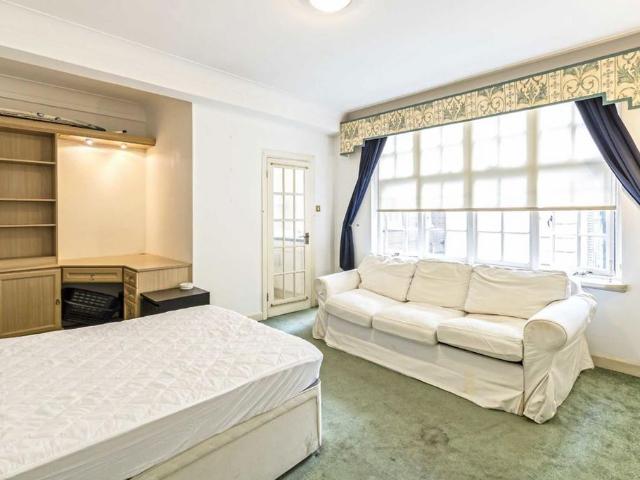 Apartment for rent in Victoria, Greater London
