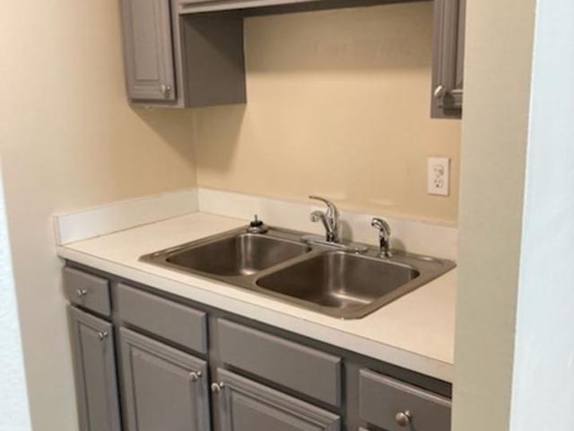 Apartment for rent in Walnut Hills, Roselawn