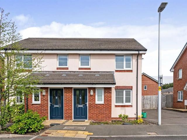 Apartment for rent in Pentre-chwyth, Swansea