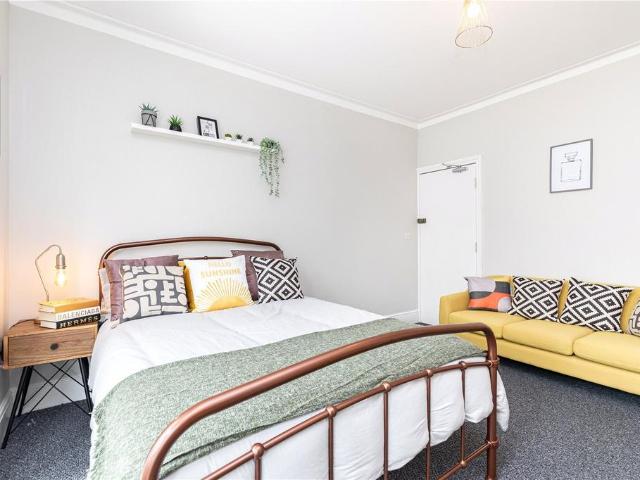 Apartment for rent in The Polygon, City Of Southampton