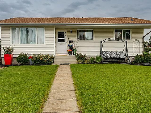House for sale in Alberta