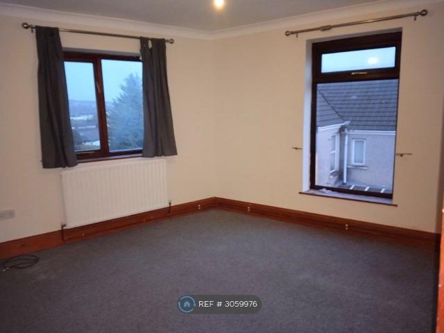 Apartment for rent in Cwmrhydyceirw, Swansea