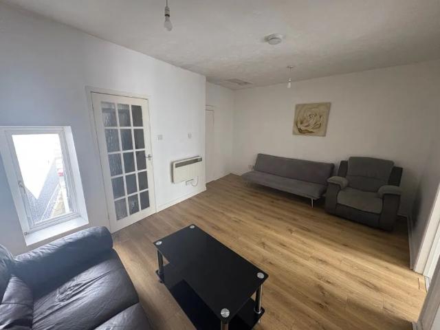 Apartment for rent in Mynyddbach, Nangreaves