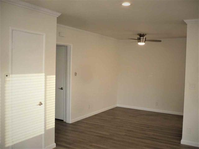 Apartment for rent in Canoga Park, California