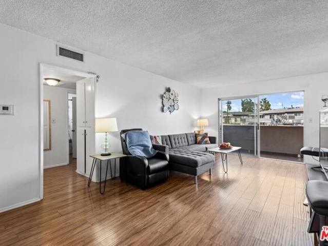 Condo for sale in Canoga Park, California