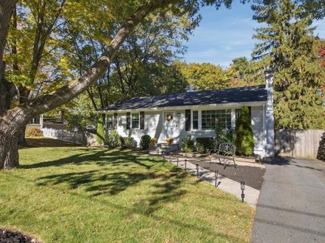 House for sale in Walpole Heights, Walpole