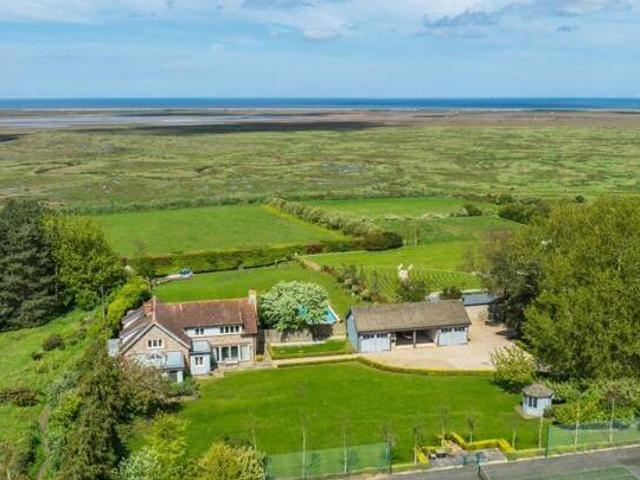 House for sale in Bromsberrow Heath, Gloucestershire
